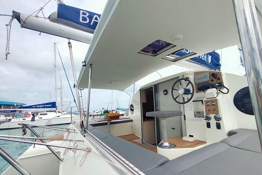 Private Charter Thirty Eight — photograph 2