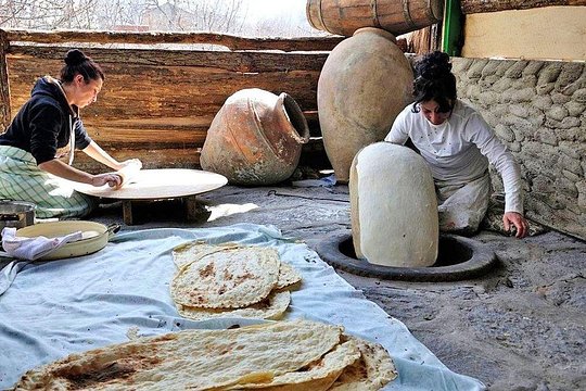 Winter: Charents' Arch, Garni, Geghard, Lavash baking masterclass — photograph 2