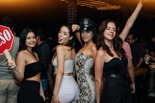 Pub Crawl - Drink & Dare — صورة 4