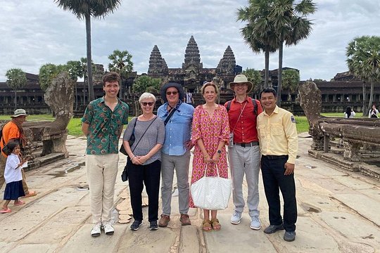 Angkor Sunrise Private Day Tours — photograph 4