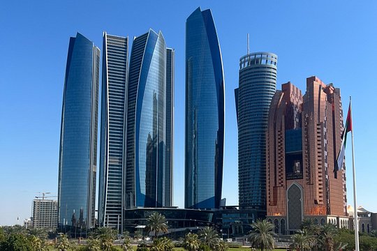Abu Dhabi Tour Private in Multi language — photograph 3