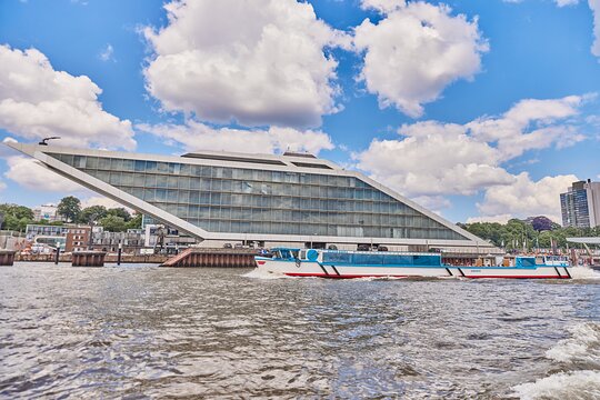 Hamburg: 2-hour harbor cruise — photograph 4