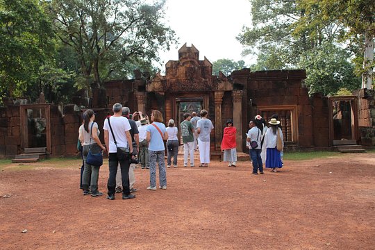 Banteay Srei Secrets Private Tour Include Kbas Spean — photograph 3