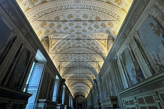 Skip-The-Line Vatican, Sistine Chapel & St. Peter's Guided Tour — billede 5