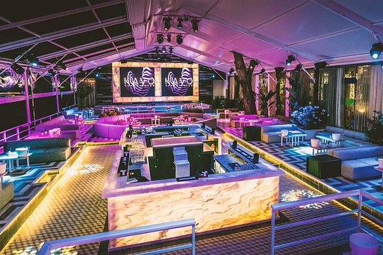 Bucharest Super Nightclub Entry and Table Booking — photograph 2