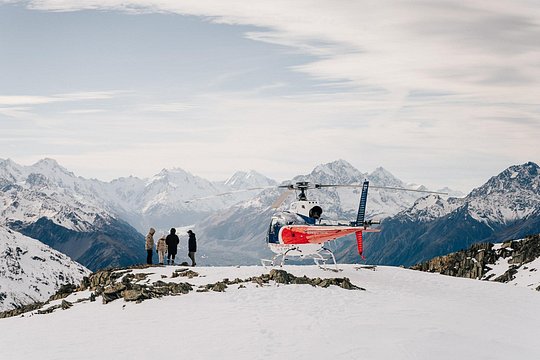 Mount Cook Alpine Explorer Helicopter Flight with Alpine Landing — photograph 2