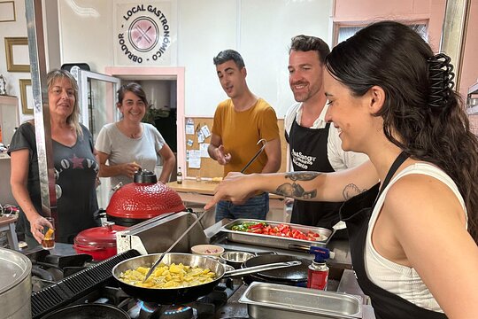 Evening Spanish Tapas Cooking Class with Live Guitar Music — photograph 2