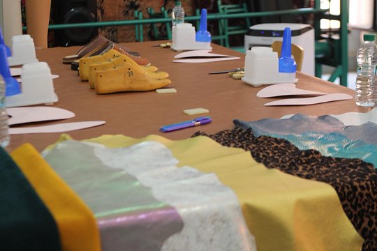 DIY Moroccan Leather Slippers Babouche — photograph 4