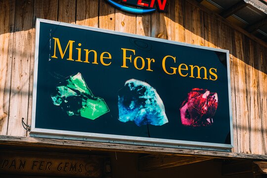 Entry to Gem Mining Bucket in Pigeon Forge, Tennessee — photograph 3