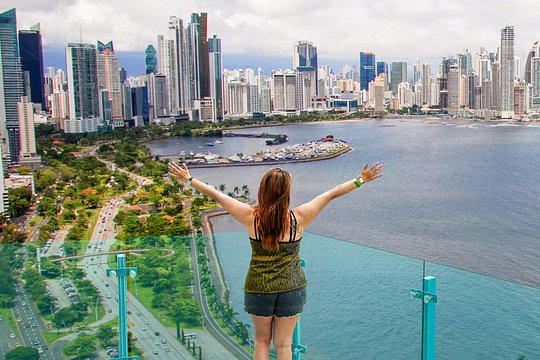 Crystal Viewpoint in Panama City — photograph 5