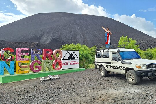 Volcano Sandboarding Private Experience in Leon — photograph 5