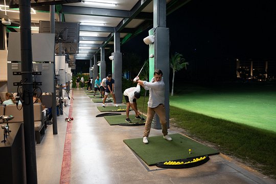 Sunset and Night Golf Experience — photograph 5