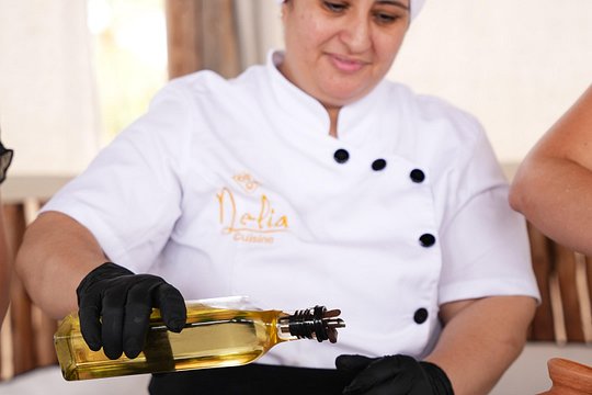 Marrakech Moroccan Cooking Class — Tajine & Mint Tea | Riad Nelia — billede 4