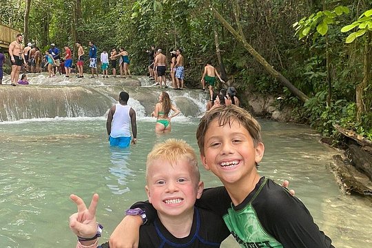 Private Dunns River Falls day trip with Entry Fee (ᵔᵕᵔ) — foto 4