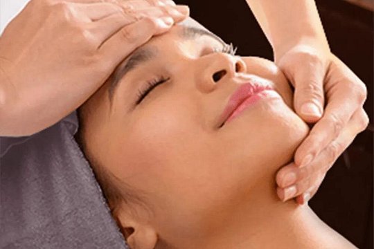 Private Rejuvenating Mask Therapy in Da Nang — Foto 3