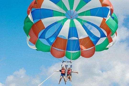 Sky High Thrills Parasailing Experience — photograph 5