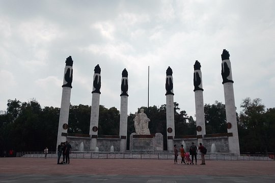 Chapultepec : Castle, History and Secrets with Local Guide — photograph 2