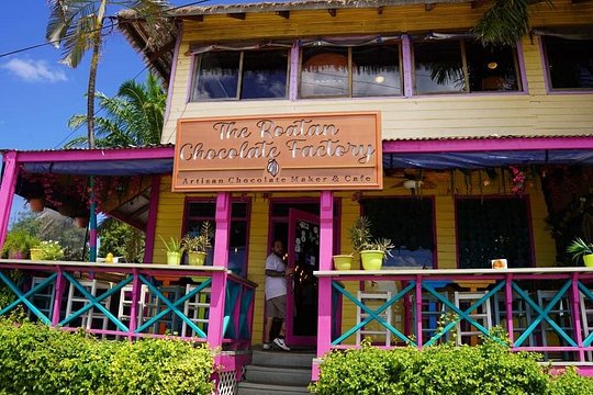 Beach, shopping, views. Live Roatan! — photograph 5