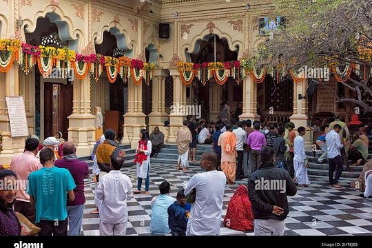 Private Same Day Mathura Vrindavan Tour By Car From Delhi — photograph 3