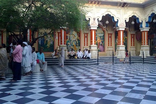 Private Same Day Mathura Vrindavan Tour By Car From Delhi — photograph 4
