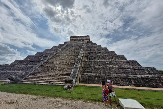 Chichenitza private tour and cenotes — photograph 3