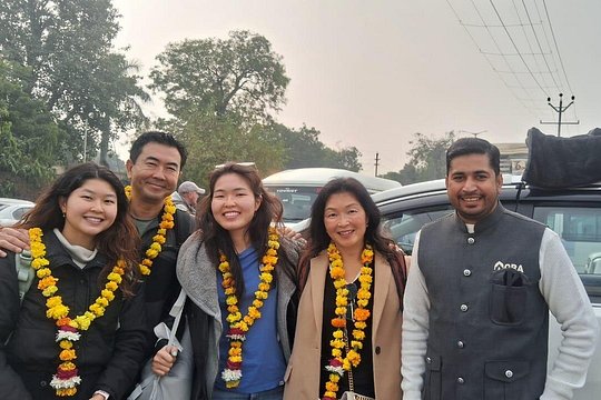 Same day from Delhi to Agra by ac car — photograph 3