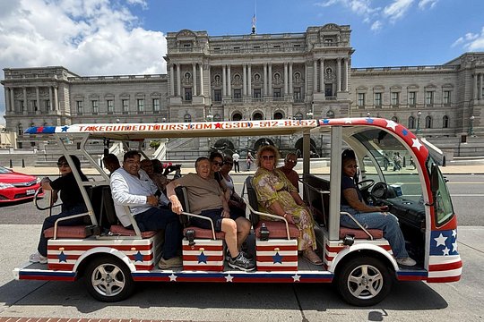 DC's Monuments & Landmark Guided Small Group E-Cart Tour — foto 4