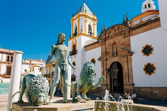 Private Round Trip From Seville Includes Local Guide — photograph 3
