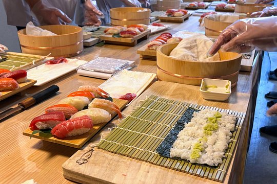 Sapporo Master Sushi Making Tour — photograph 5
