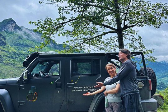 Ha Giang Loop Adventure 3D2N Jeep Car — photograph 2