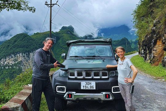 Ha Giang Loop Adventure 3D2N Jeep Car — photograph 3