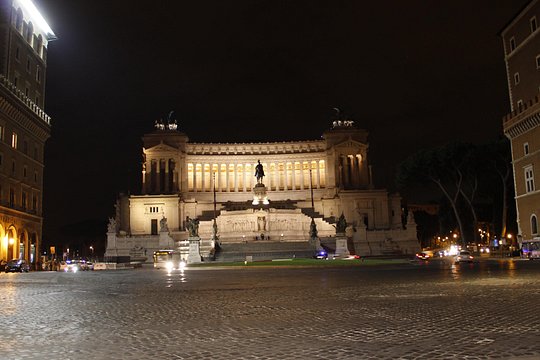 Rome by Night with private Driver-Guide — photograph 4