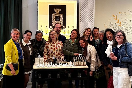 Perfume Workshop Almuñécar, create your eau de parfum — photograph 5