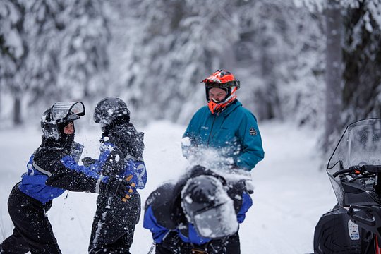 Snowmobile Safari into the Arctic Circle Forest — photograph 4