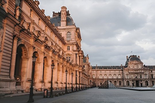 Louvre Museum Guided Tour — photograph 4
