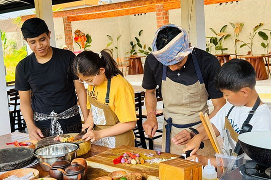 Hands-On Bali Authentic Balinese Cooking Class Experience — photograph 2