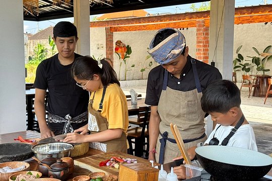 Hands-On Bali Authentic Balinese Cooking Class Experience — photograph 4