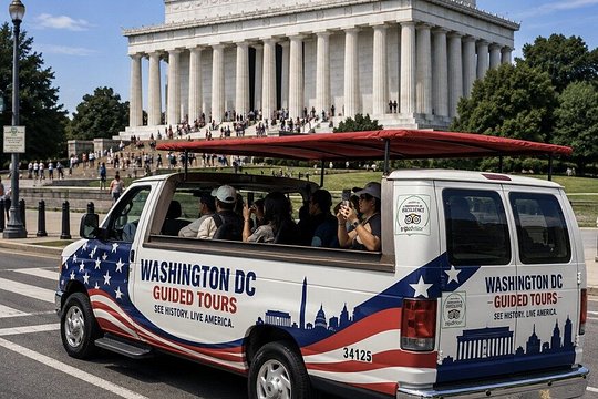 Washington DC Monuments Extended Guided Open-Air Cruiser Tour — photograph 5
