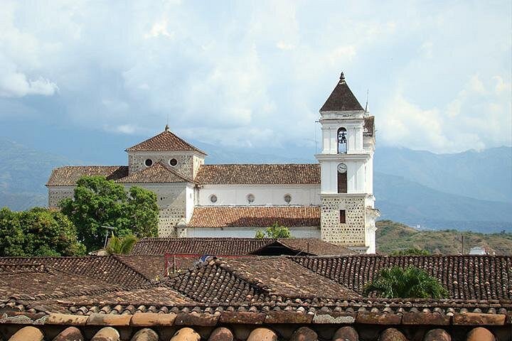 Santa Fe de Antioquia Day Tour with Western Bridge and Lunch