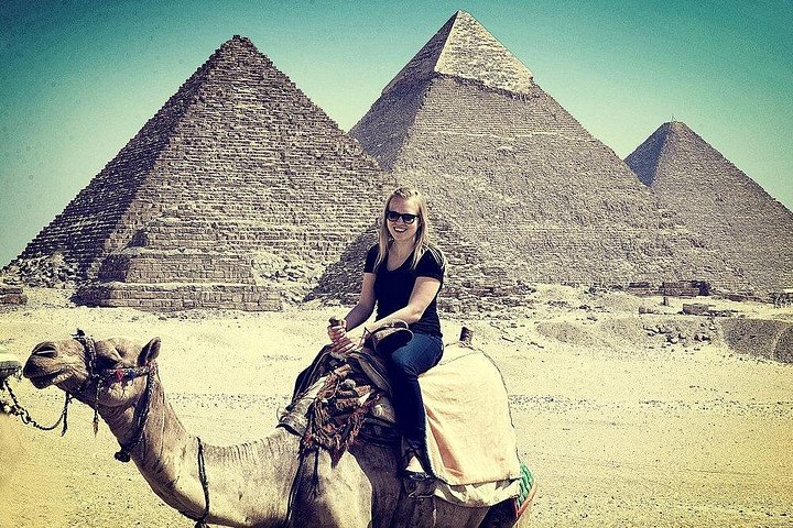 guided tour to Giza pyramids,sphinx and camel ride from cairo giza hotels