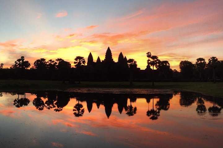 Private: Sunrise Angkor Wat Full Day Guided Visit