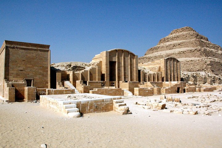 8-Hours Private Tour to Giza Pyramids, Sphinx, Sakkara Pyramids and Memphis