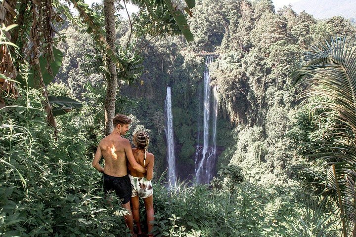 Premium Sunrises, Rice Fields, and Waterfalls Tour