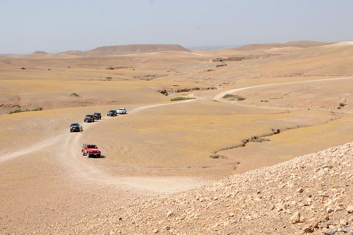 Marrakech private day tour to Agafay desert & Lake Takerkoust