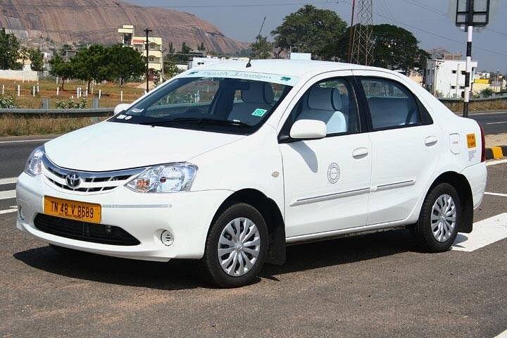 Private Transfer from Cochin to Munnar Hotel: Hassle-Free Ride