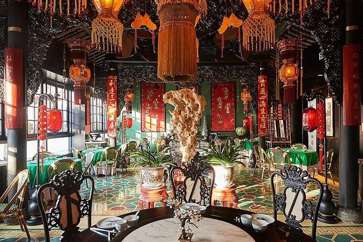 Private Morning Tour: Experience Early 20's Shanghai Lifestyle