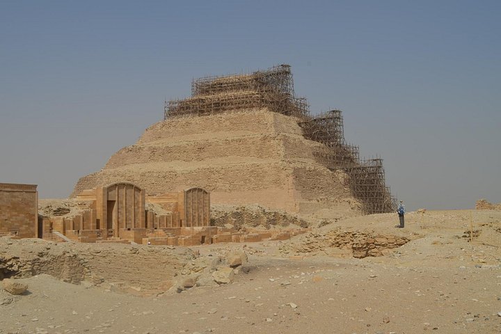 Unknown Pyramids tour: Saqqara, Dahshur & Memphis city excursion from Cairo