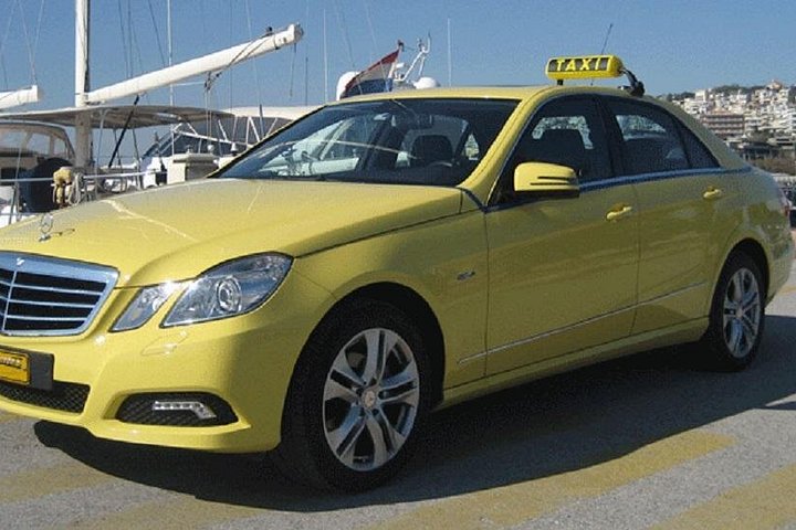 Private Departure Transfer: Central Athens to Piraeus Cruise Port