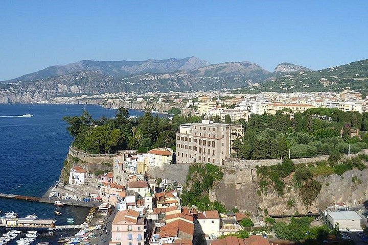 Transfer From Rome To Sorrento (1-8pax)