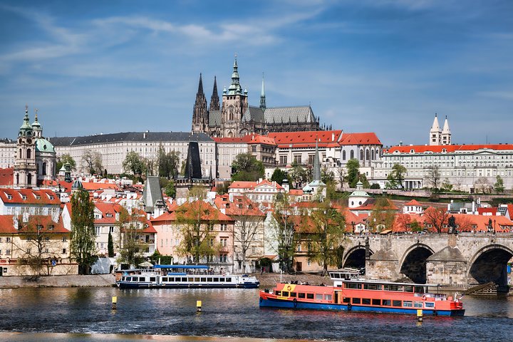 Prague: Bus Tour, Walking Tour, River Cruise and Lunch